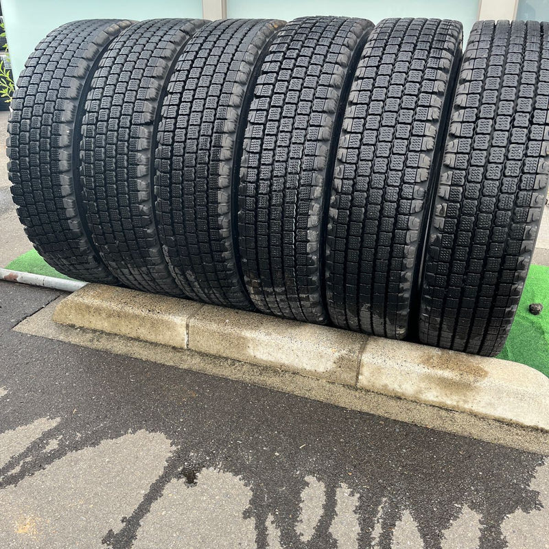 11R22.5 再生中古スタッドレス　W910 激安美品　　　　　6本セット：83,000円