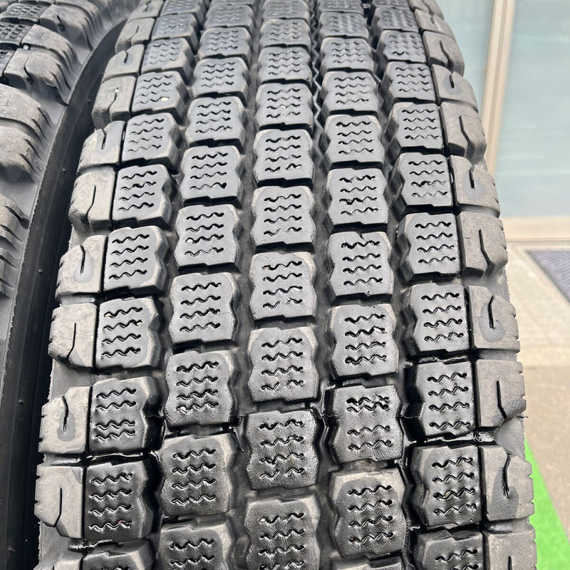 11R22.5 再生中古スタッドレス　W910 激安美品　　　　　6本セット：83,000円