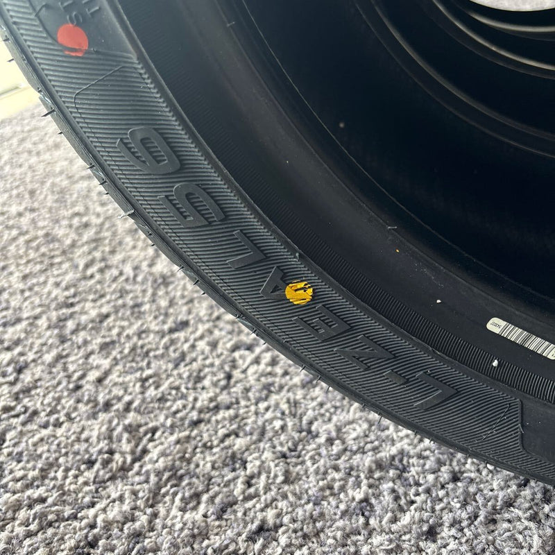 215/45R17 GRENLANDER L-ZEAL56 新品夏タイヤ4本セット35200円