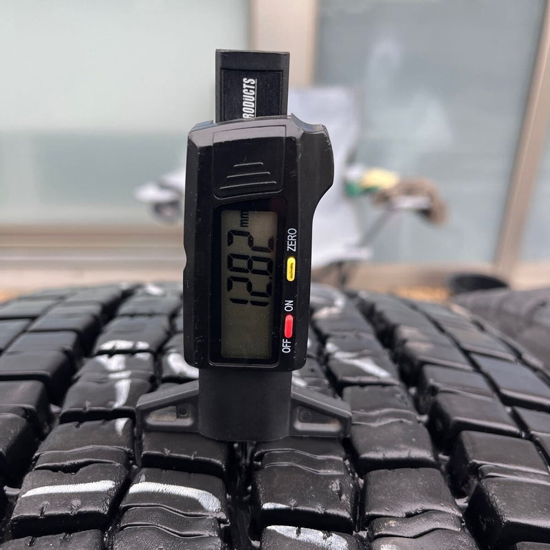 275/80R22.5 中古再生スタッドレス　SP001 激安美品　　6本セット：76,000円