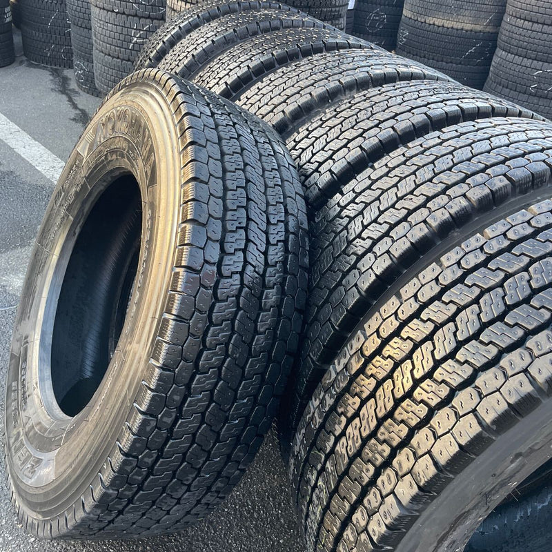 275/80R22.5 ヨコハマ　2023年 激安美品　スタッドレス 8本セット:175000円