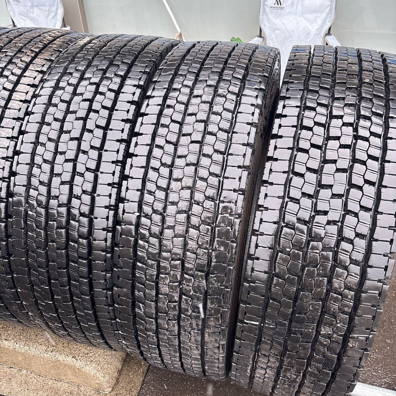 295/80R22.5 地山中古　ブリヂストン　2023年　激安美品　　8本セット：184000円