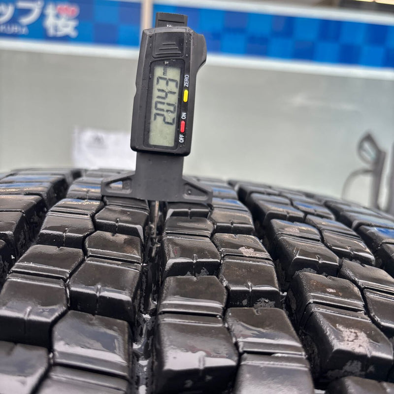295/80R22.5 地山中古　ブリヂストン　2023年　激安美品　　8本セット：184000円