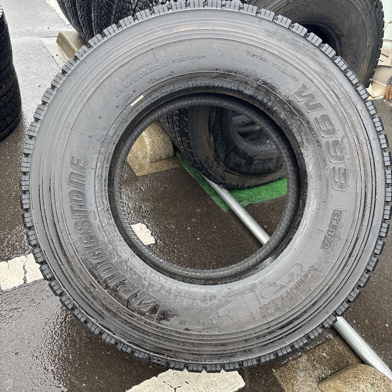 295/80R22.5 地山中古　ブリヂストン　2023年　激安美品　　8本セット：184000円