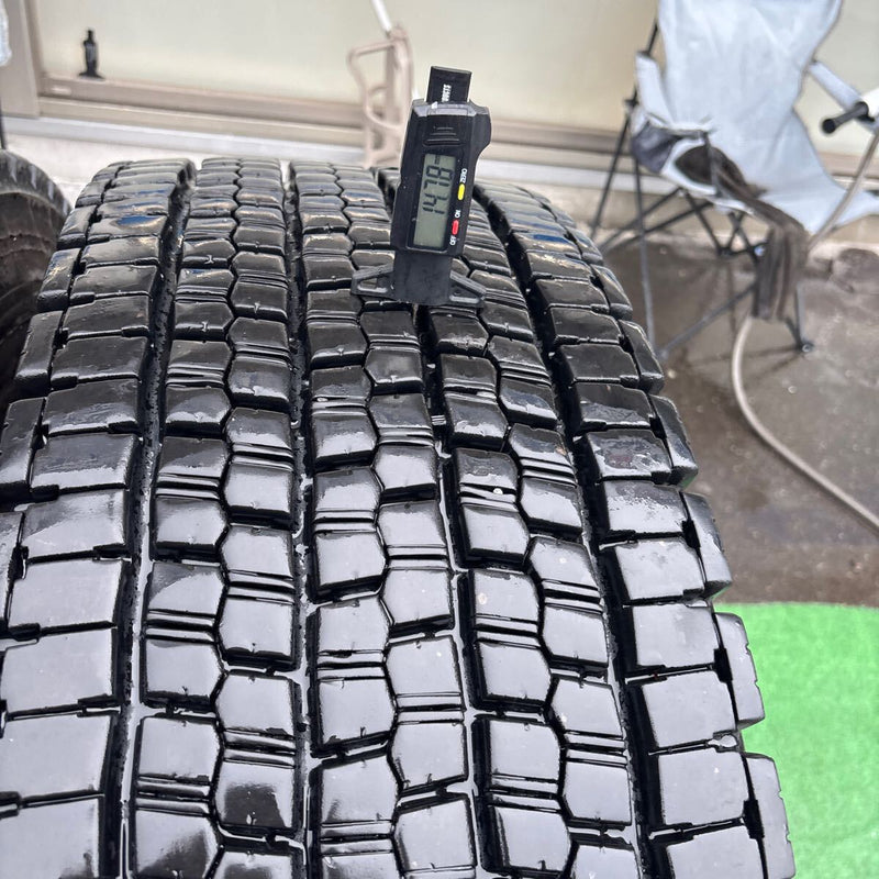 295/80R22.5 地山中古　ブリヂストン　2023年　激安美品　　4本セット：86000円