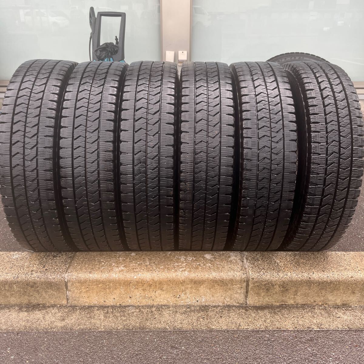 205/85R16 BRIDGESTONE, W989 激安美品 2023年製 6本セット:29,000円