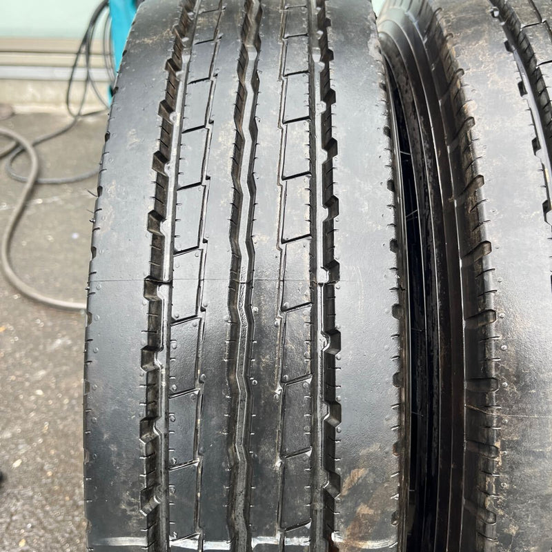 205/85R16 YOKOHAMA, LT151R 激安美品2023年製 2本セット:13,000円
