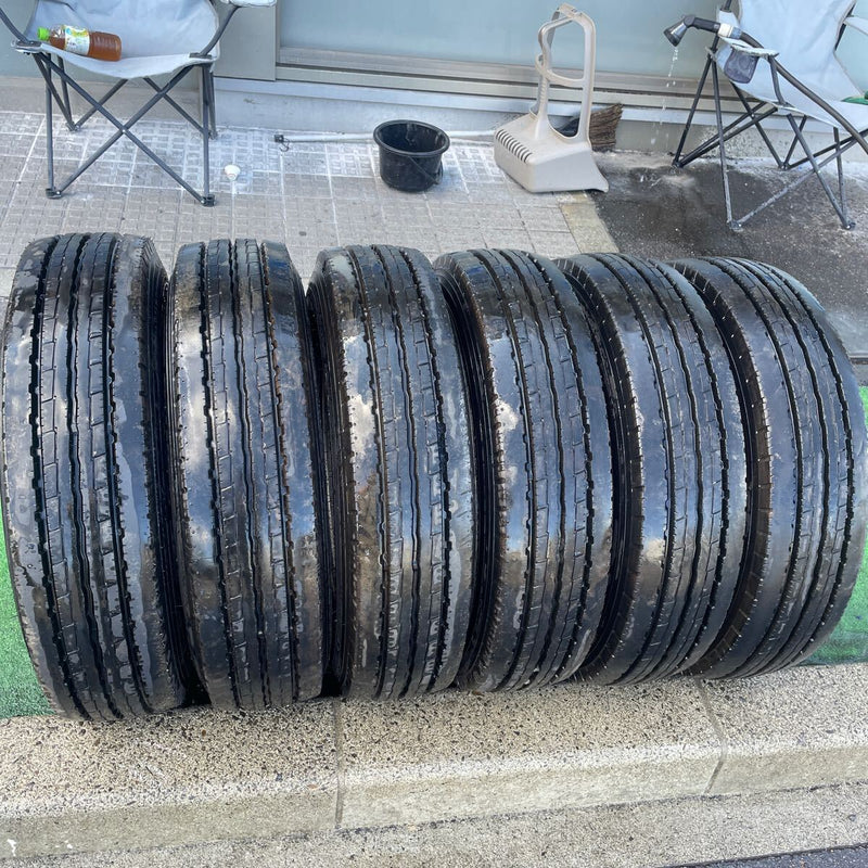 195/85R15 地山中古　ヨコハマ　2023年　ほぼ新品　激安美品　　6本セット：42000円