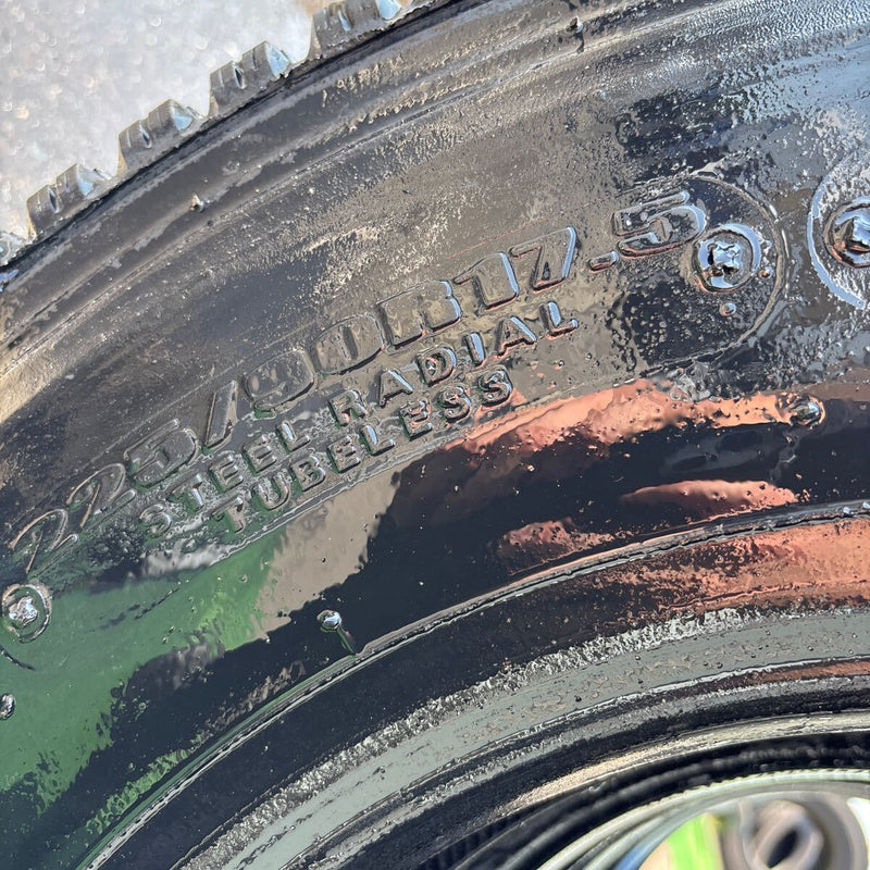 225/90R17.5 再生スタッドレス　2020年　激安美品　　　4本セット：60000円