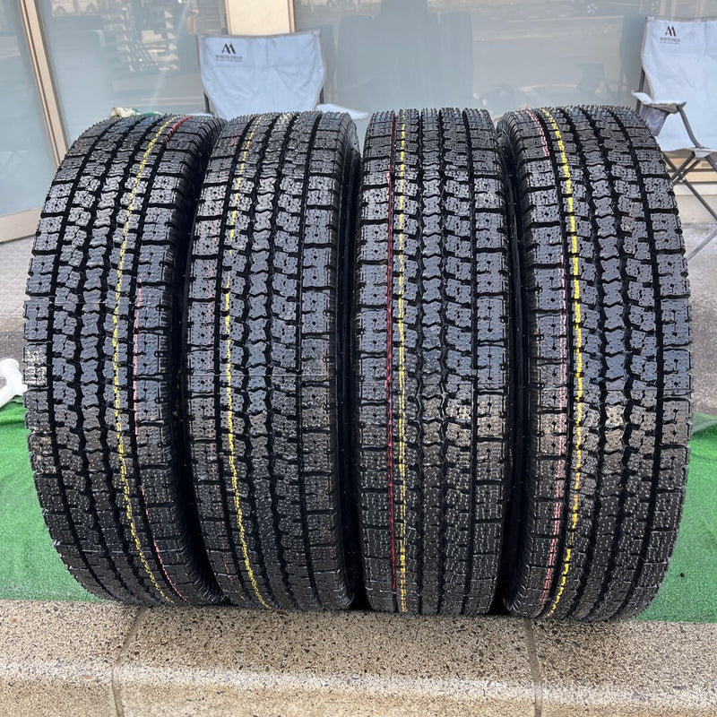 225/80R17.5 再生スタッドレスほぼ新品　M919 4本セット:42,000円