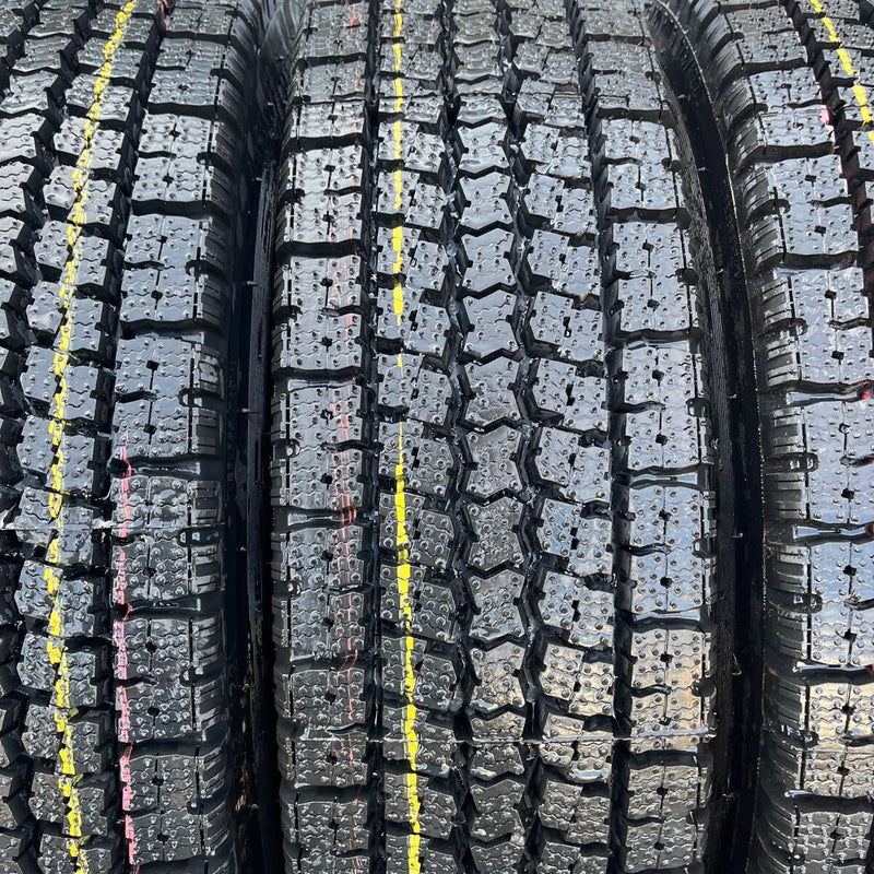225/80R17.5 再生スタッドレスほぼ新品　M919 4本セット:42,000円