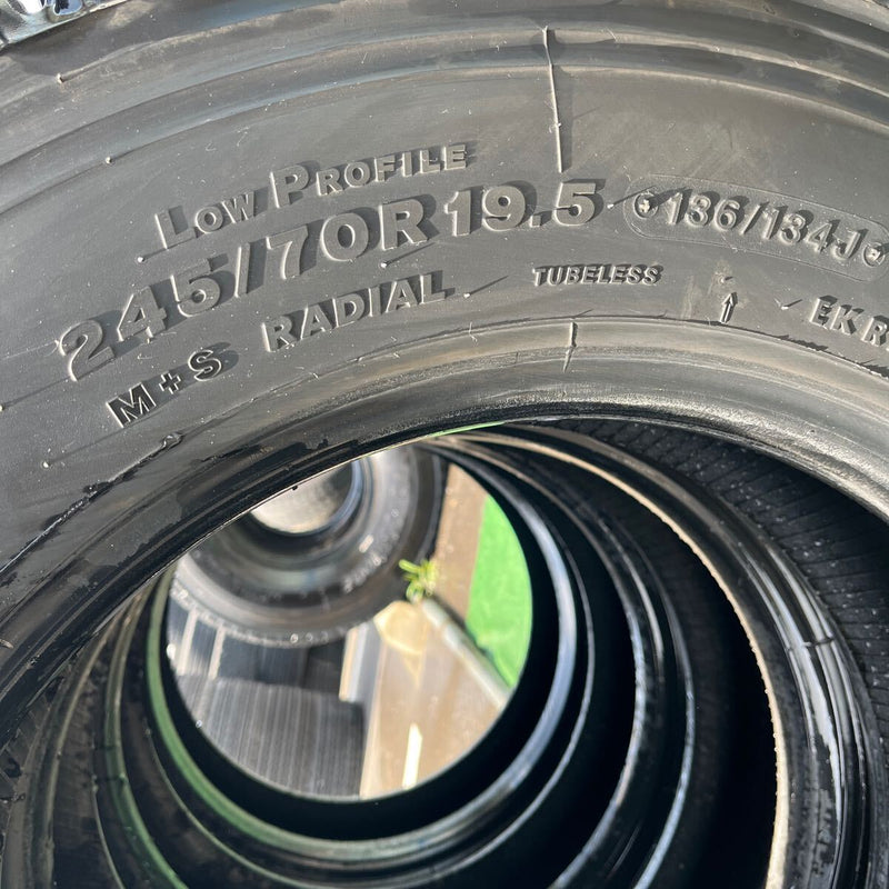 245/70R19.5 BRIDGESTONE, W910 激安美品　4本セット:58,000円