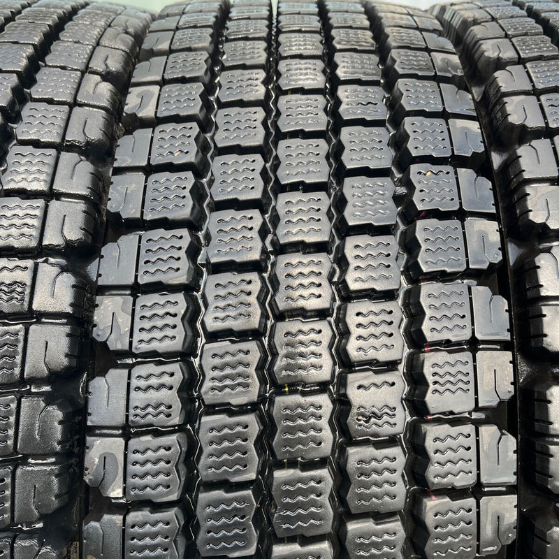 245/70R19.5 BRIDGESTONE, W910 激安美品　 4本セット:58,000円