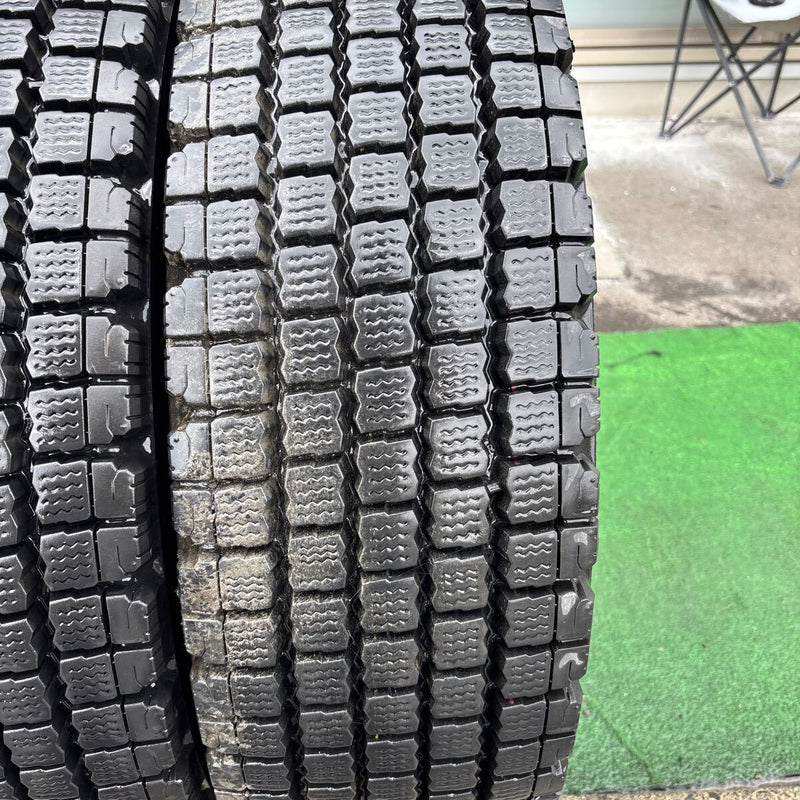 245/70R19.5 BRIDGESTONE. W910. 激安美品　　4本セット：60000円