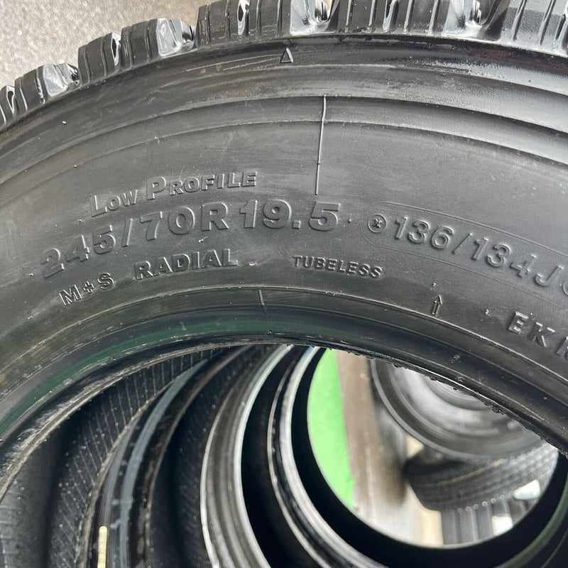 245/70R19.5 BRIDGESTONE, W910 激安美品　　4本セット:50,000円