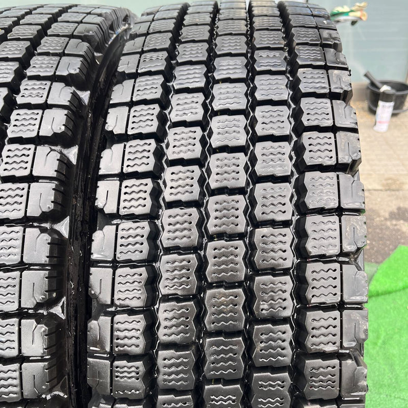 245/70R19.5 BRIDGESTONE, W910 激安美品　　4本セット:50,000円