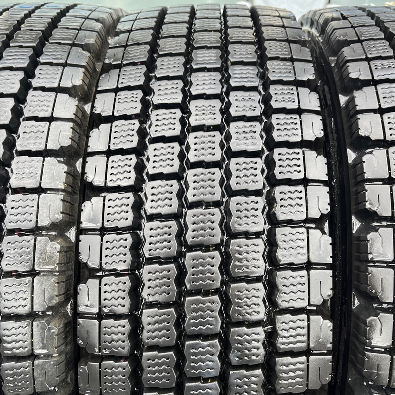 245/70R19.5 BRIDGESTONE, W910 激安美品　　4本セット:50,000円