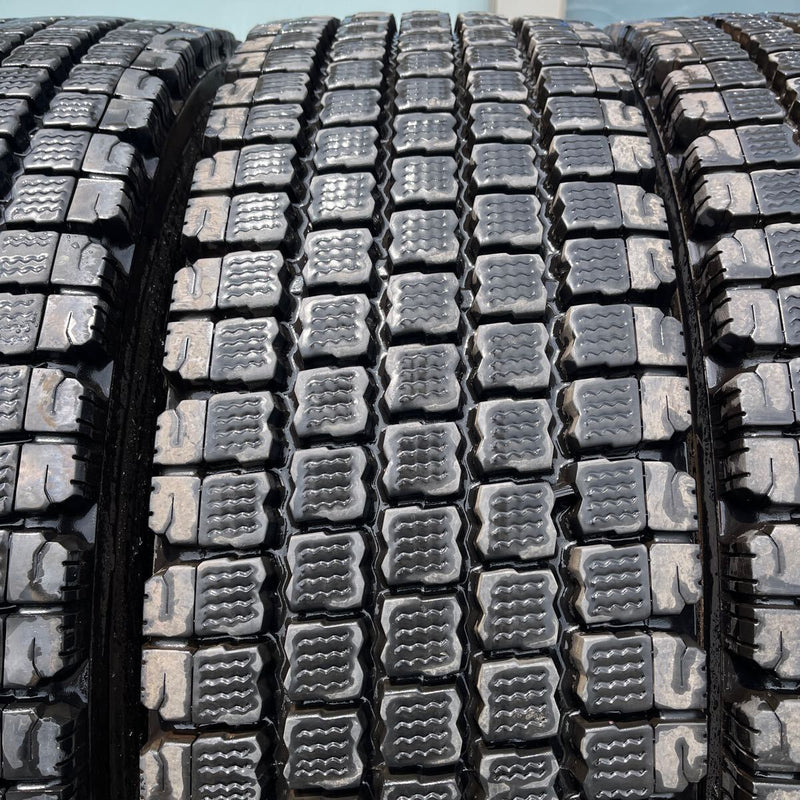 275/80R22.5 BRIDGESTONE, W910 激安美品　 4本＋1本セット:70,000円