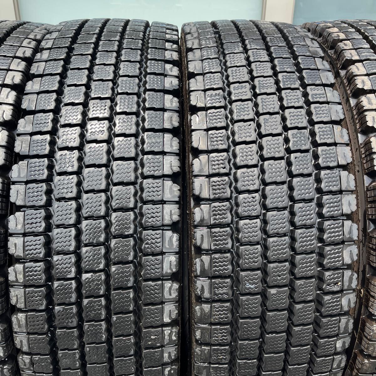 275/80R22.5 BRIDGESTONE, W910 激安美品 4本＋1本セット:70,000