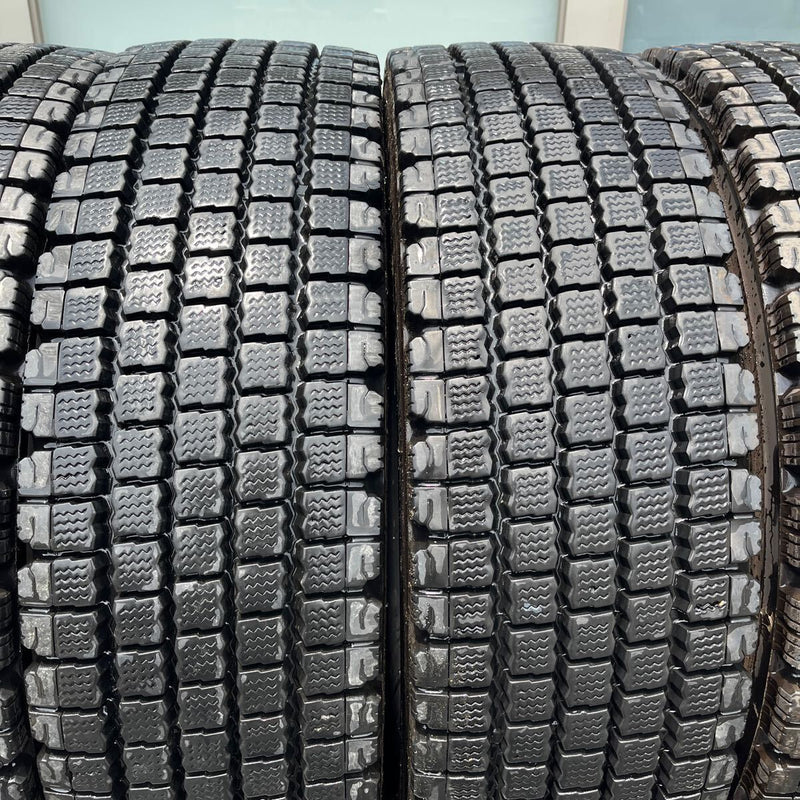 275/80R22.5 BRIDGESTONE, W910 激安美品　 4本＋1本セット:70,000円