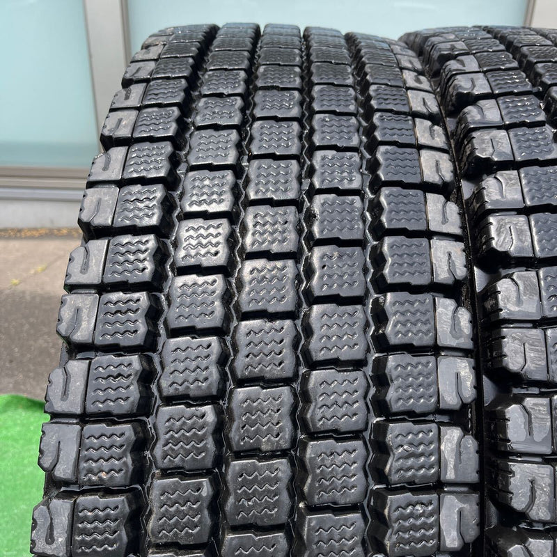 275/80R22.5 BRIDGESTONE, W910 激安美品　 4本＋1本セット:70,000円
