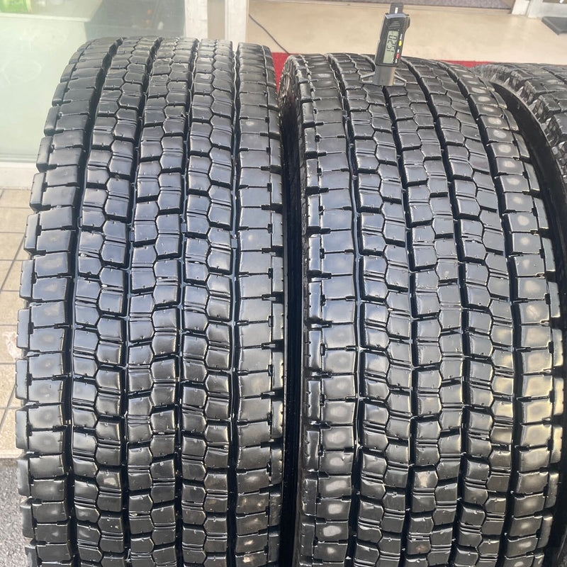 295/80R22.5 地山中古　ブリヂストン　2023年　激安美品　　4本セット：87800円
