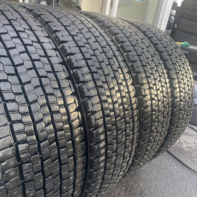 295/80R22.5 地山中古　ブリヂストン　2023年　激安美品　　4本セット：87800円