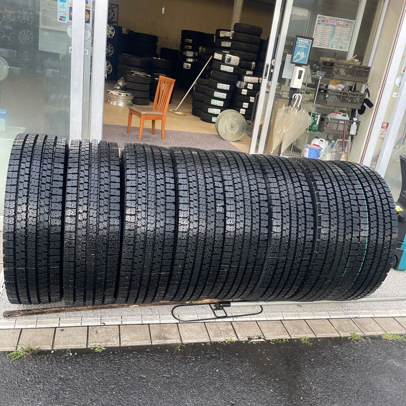245/70R19.5 再生中古　激安美品　　ほぼ新品　8本セット：100000円