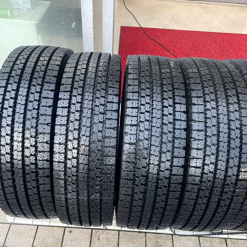 245/70R19.5 再生中古　激安美品　　ほぼ新品　8本セット：100000円
