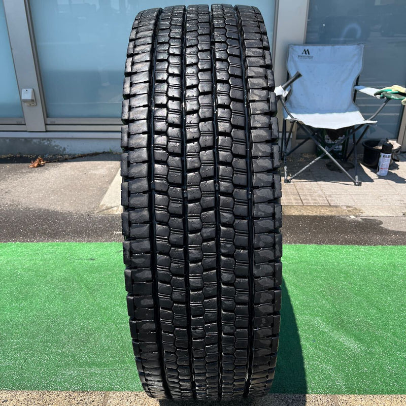 295/80R22.5 BRIDGESTONE, W999 激安美品　2023年製 1本:21,000円