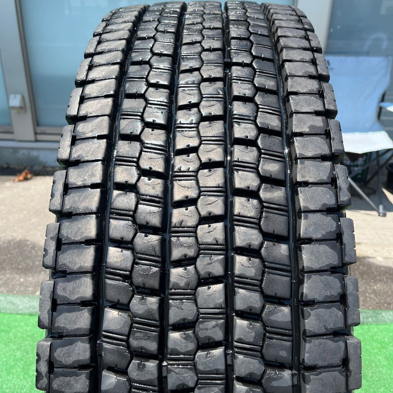 295/80R22.5 BRIDGESTONE, W999 激安美品　2023年製 1本:21,000円