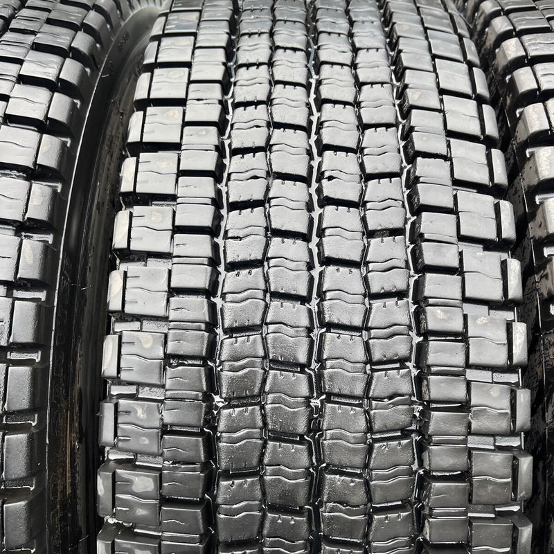 275/80R22.5 再生中古スタッドレス　SP001 激安美品　 4本セット:55,000円