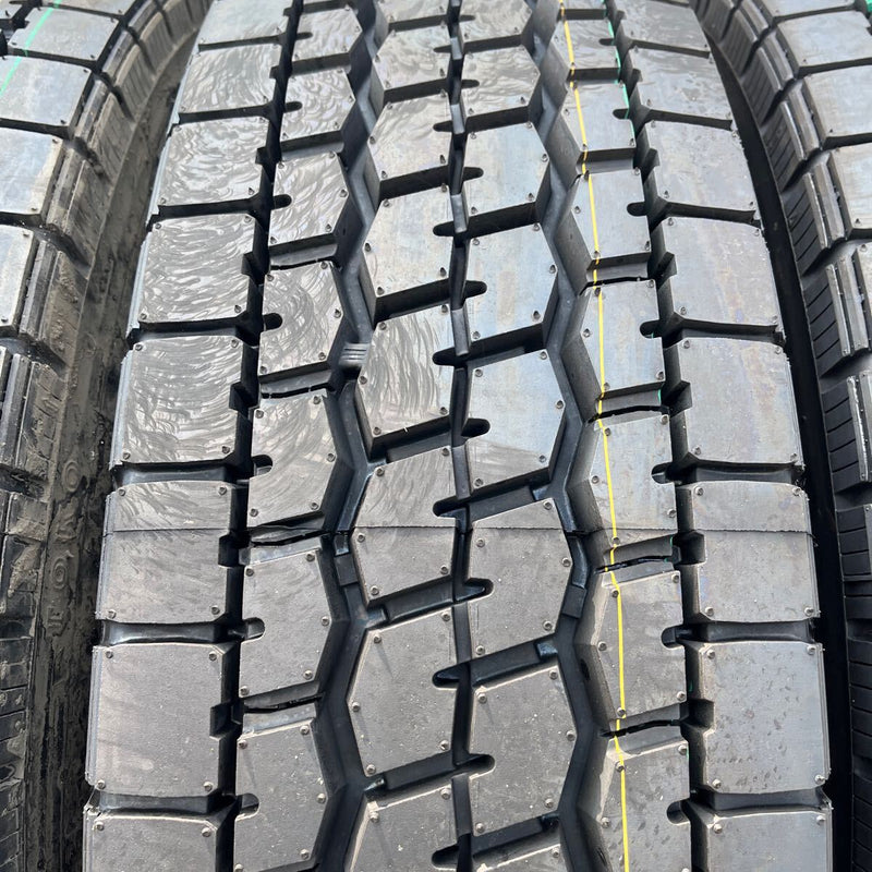 11R22.5 再生ミックスほぼ新品　M636 激安美品　 2本＋1本セット:64,000円