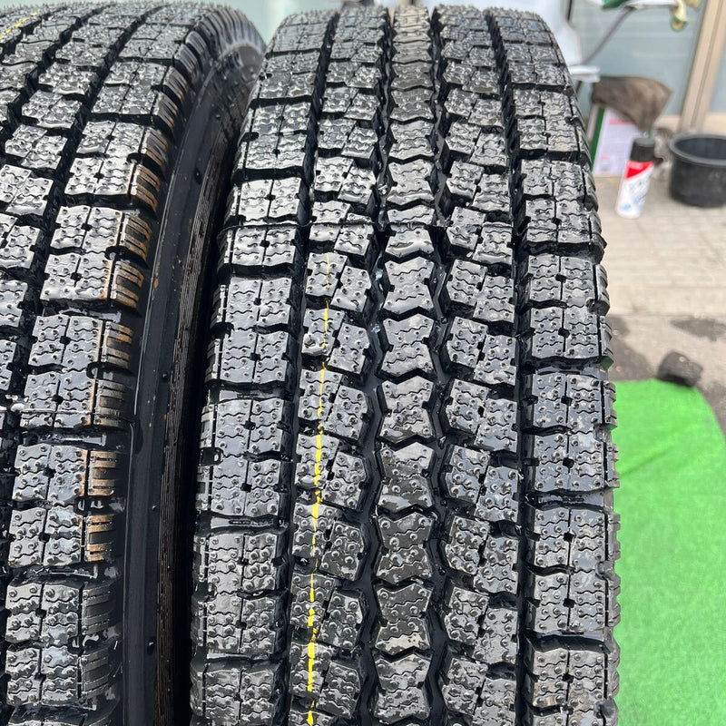 225/80R17.5 再生スタッドレスほぼ新品　M919 激安美品　4本セット:46,000円