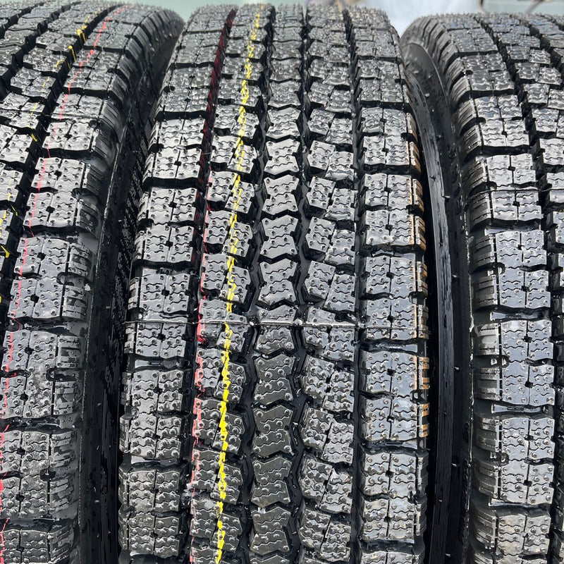 225/80R17.5 再生スタッドレスほぼ新品　M919 激安美品　4本セット:46,000円