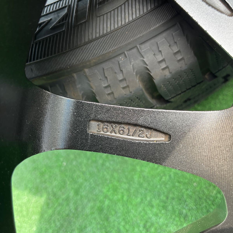 205/65R16 TOYO GARIT GIZ 2023年製 ホイール付　中古スタッドレス　4本セット:60000円