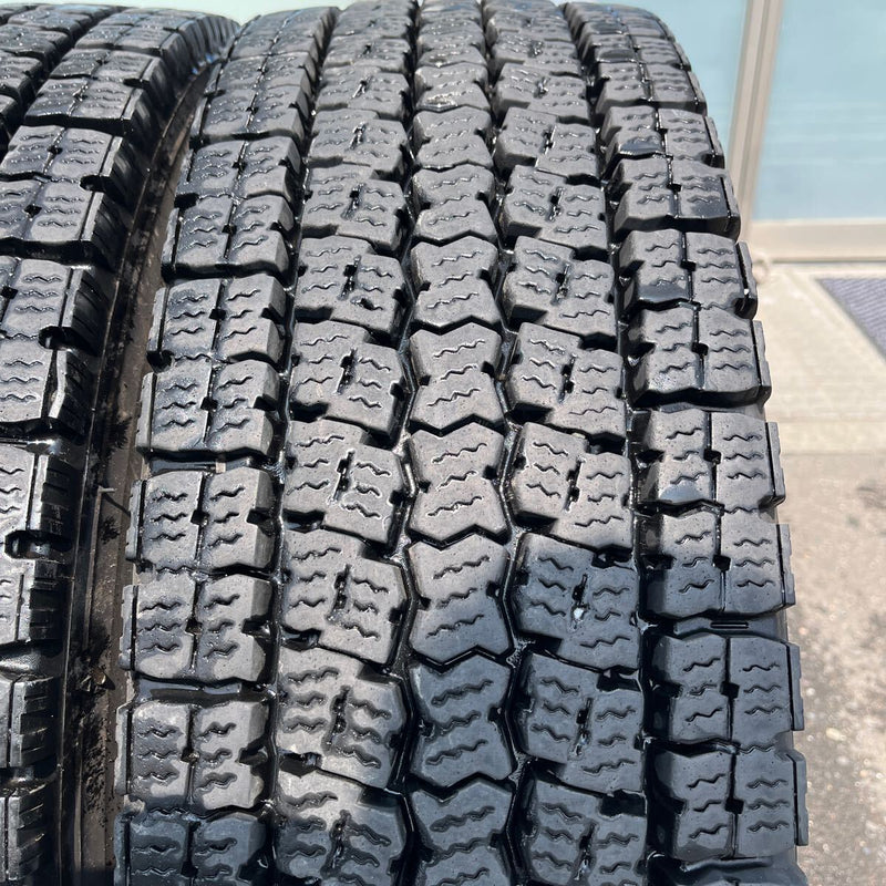 245/70R19.5 TOYO, M919 激安美品　2022年製　 8本セット:84,000円