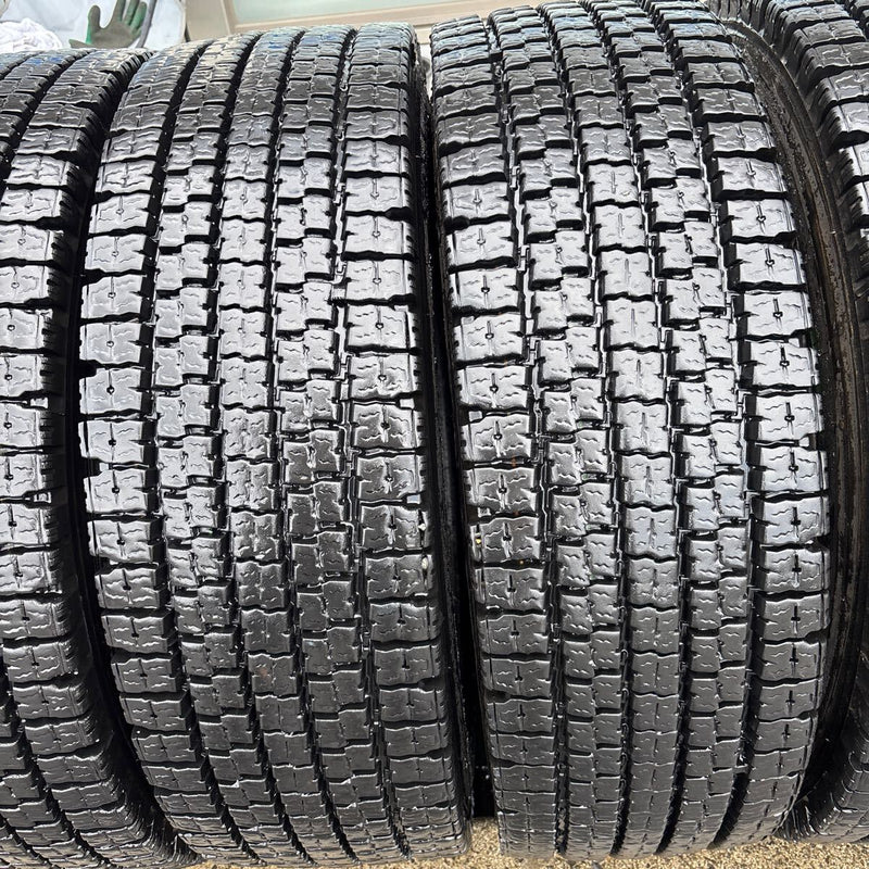 245/70R17.5. TOYO. M929. 激安美品　8本セット：85000円