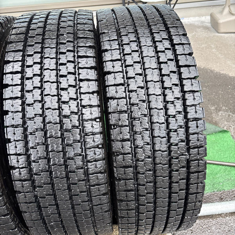 245/70R17.5. TOYO. M929. 激安美品　8本セット：85000円