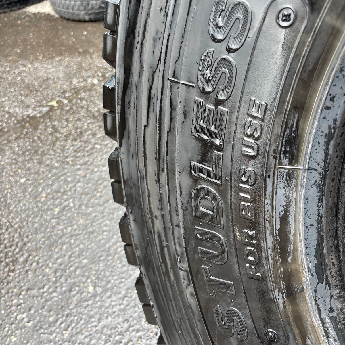 295/80R22.5 BRIDGESTONE W905 スタッドレスタイヤ 6本:118000円 | 桜