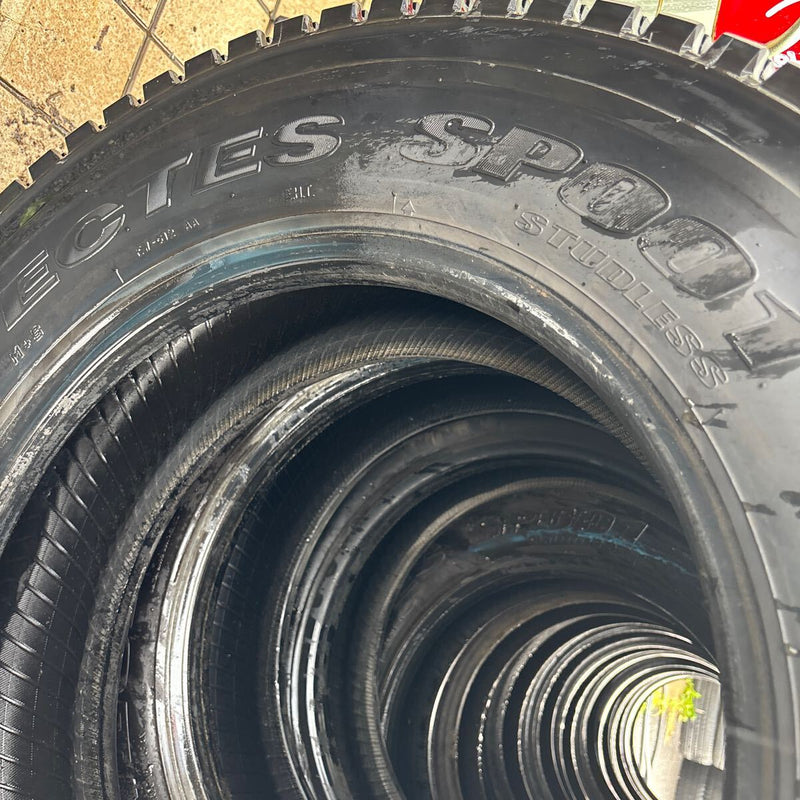 245/70R19.5 DUNLOP SP001 地山スタッドレスタイヤ 12本セット:156000円