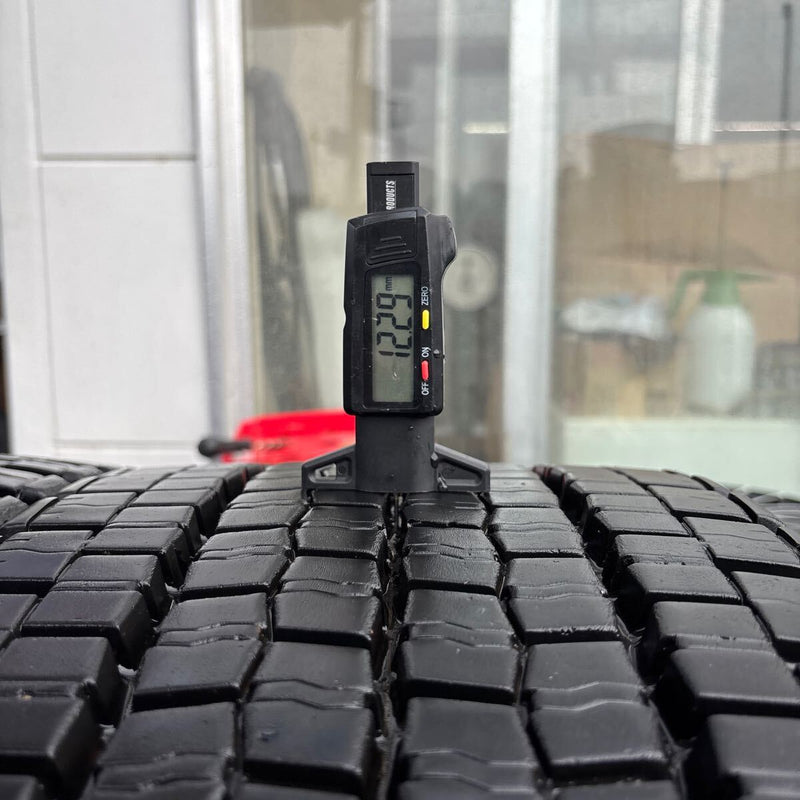 245/70R19.5 DUNLOP SP001 地山スタッドレスタイヤ 12本セット:156000円