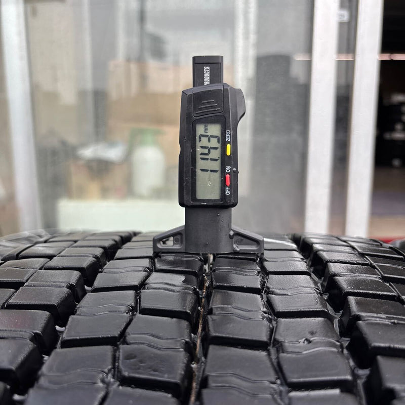 245/70R19.5 DUNLOP SP001 地山スタッドレスタイヤ 12本セット:156000円