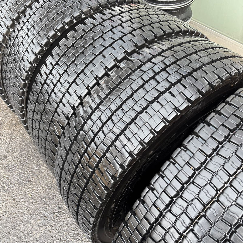 245/70R19.5 DUNLOP SP001 地山スタッドレスタイヤ 12本セット:156000円
