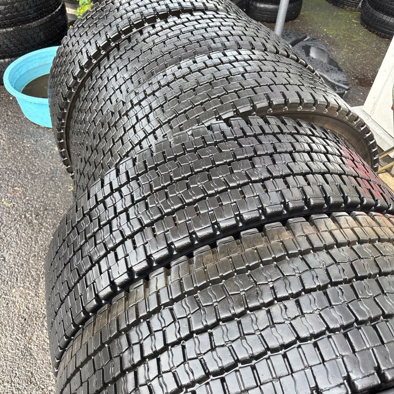 245/70R19.5 DUNLOP SP001 地山スタッドレスタイヤ 12本セット:156000円
