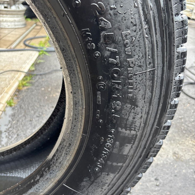 245/70R19.5 ブリヂストン W999 冬タイヤ 1本:13000円