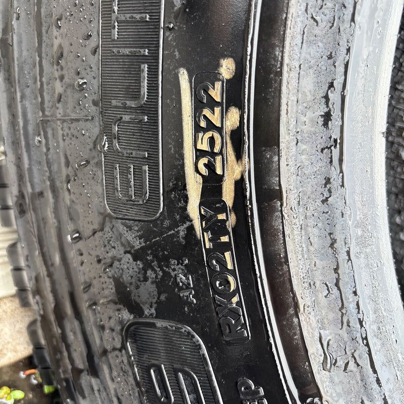 245/70R19.5 ブリヂストン W999 冬タイヤ 1本:13000円