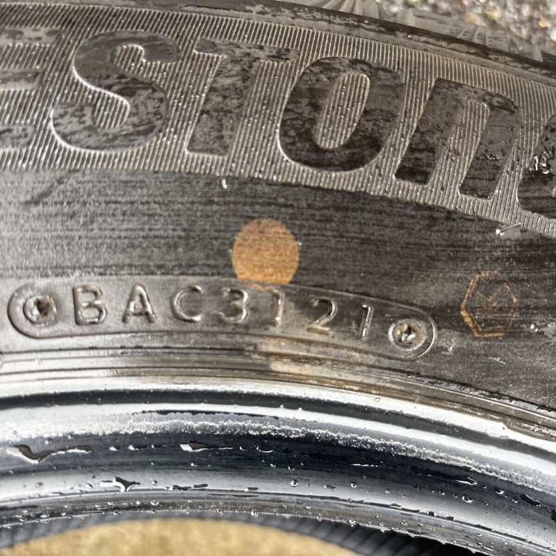 215/55R16 BRIDGESTONE VRX3 中古スタッドレスタイヤ 4本:20000円