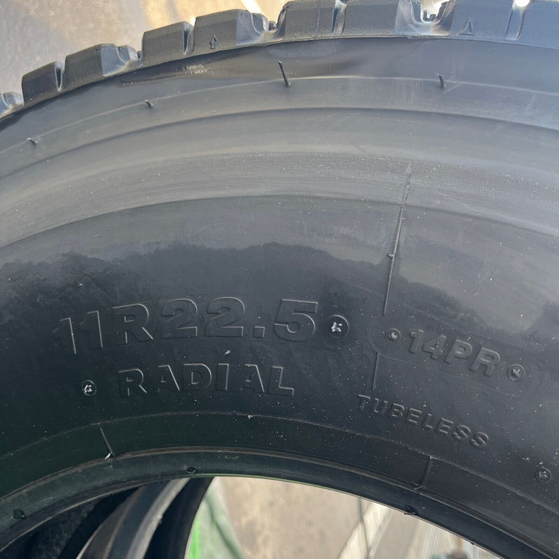 11R22.5 再生中古スタッドレス W900 激安美品　 2本セット:29,000円