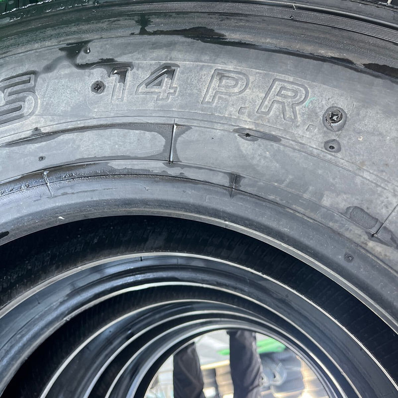 11R22.5 再生中古スタッドレス　SP081　激安美品　　4本セット：52,000円